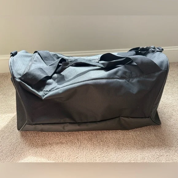 Nike | Black Duffle Bag | Large - Picture 3 of 11